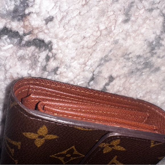 Louis Vuitton Monogram Alexandra Wallet EUC - Picture 3 of 15